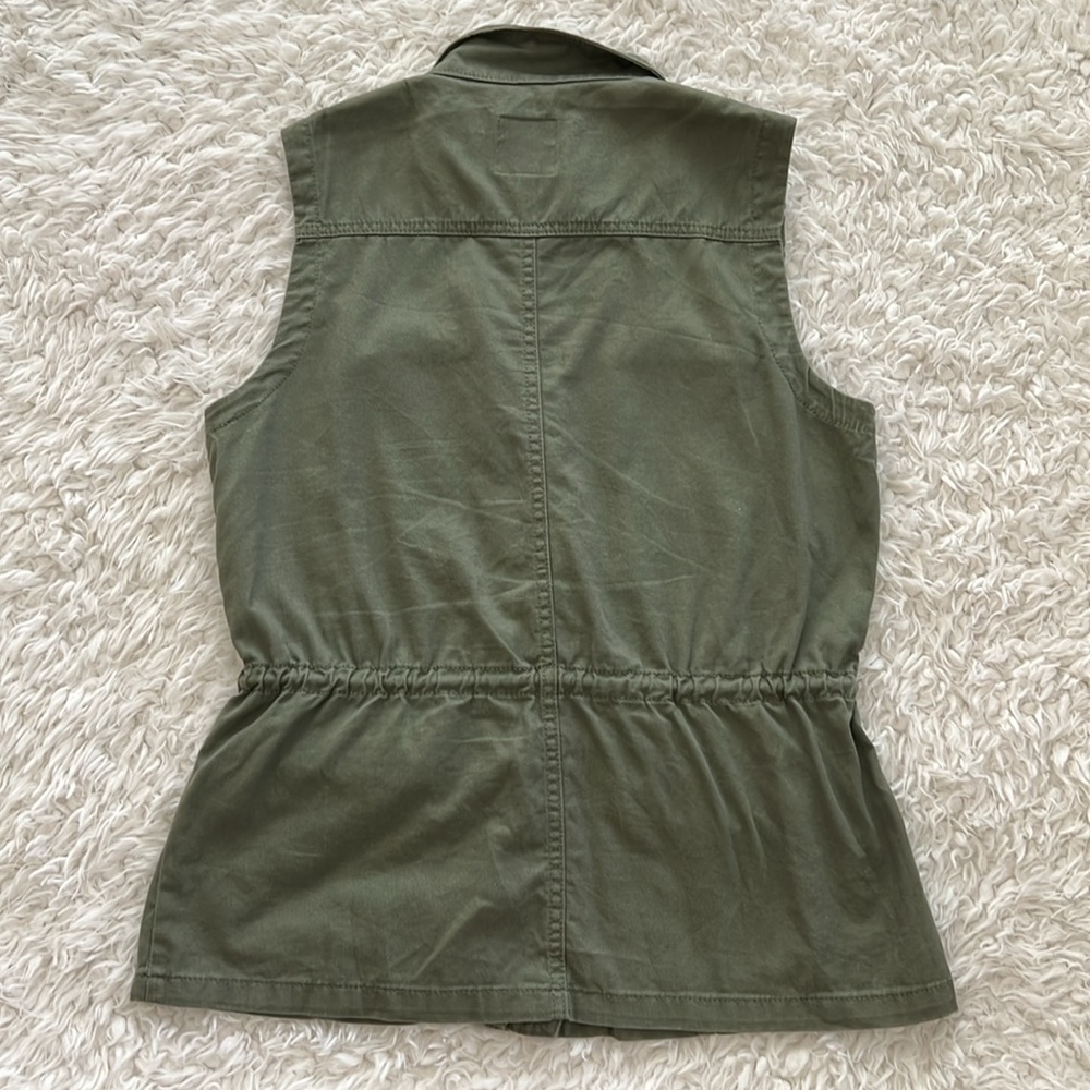 Candie's Sleeveless Vest - Picture 10 of 14
